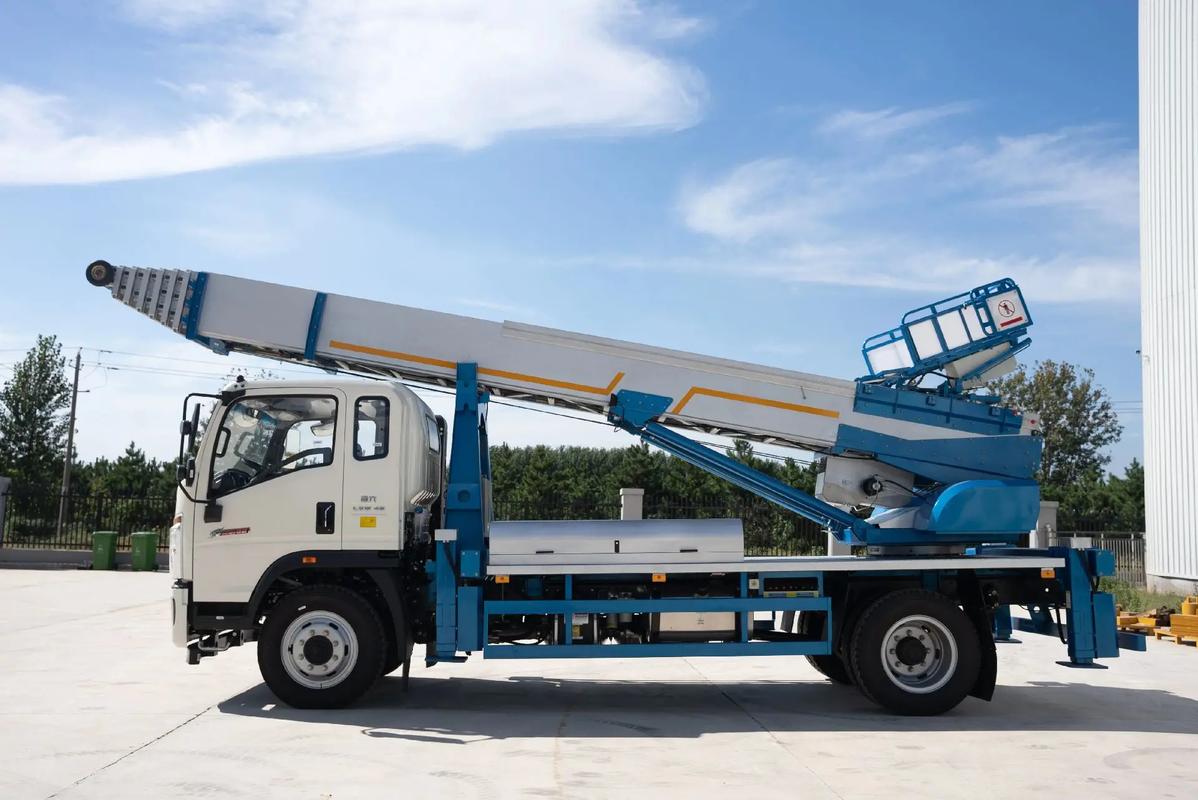 自贡云梯上料车租赁费用