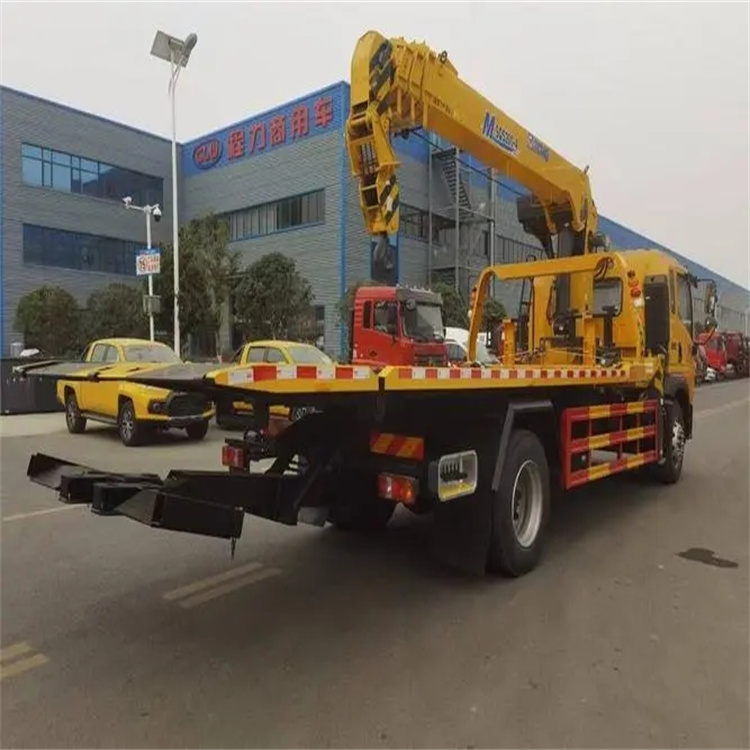 自贡附近小随车吊出租电话，轻松解决搬运烦恼