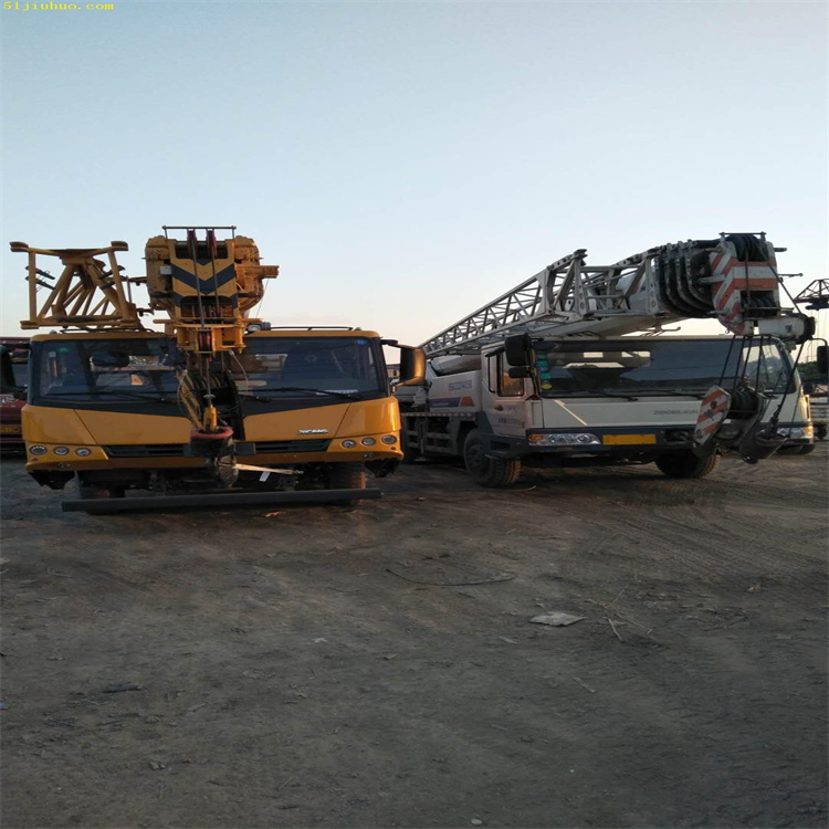 自贡吊车吊挖机正确办法